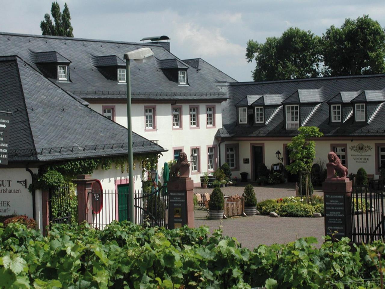 Residenz Weingut Schloss Reinhartshausen Acomodação com café da manhã Eltville am Rhein Exterior foto